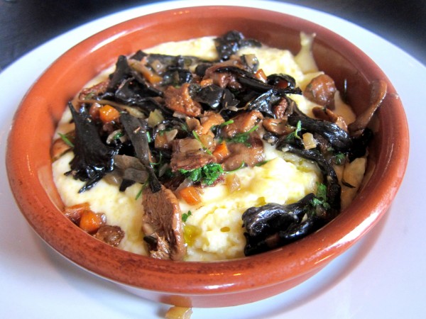 Funghi e polenta - $15 - wild mushroom and polenta. Tasty level: Meh The polenta seriously needs more salt. There's no taste in this dish at all.